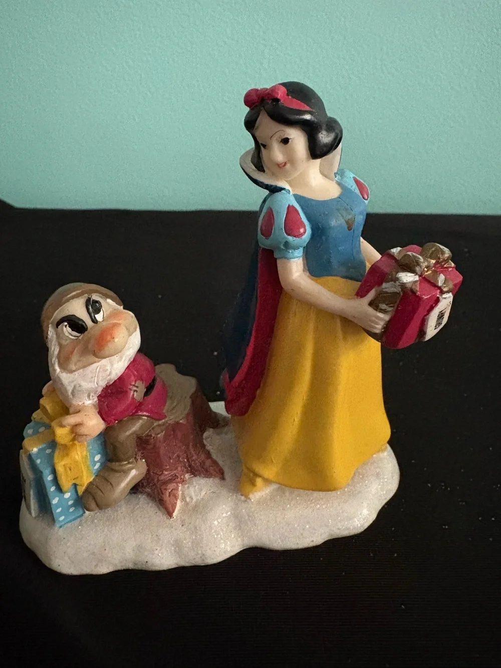 2004 Disney Snow White Seven Dwarfs Christmas Village House Cottage Light-Up